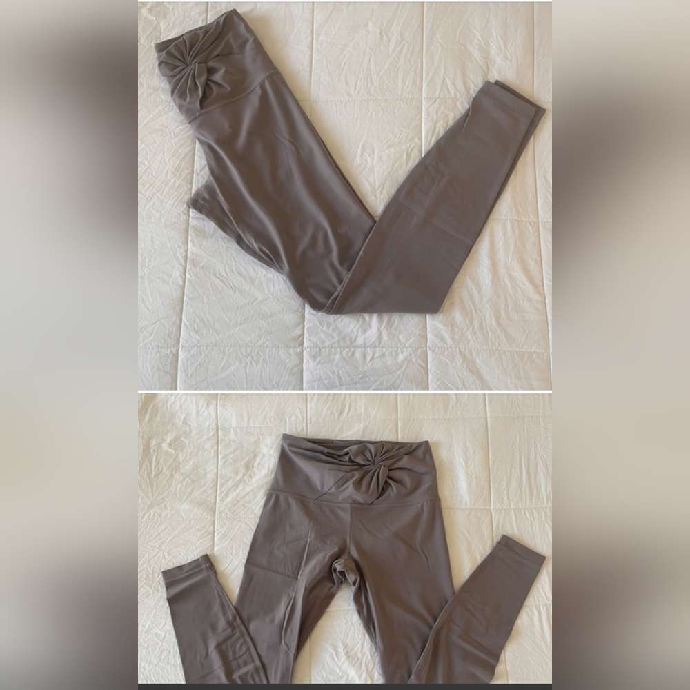 Lululemon Women‎ Leggings Light Purple Size 4